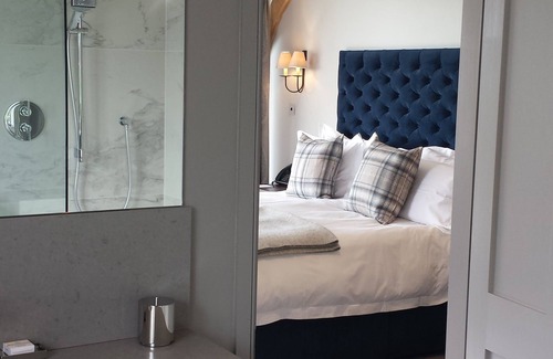 Layham Hotel | The Marquis