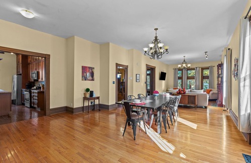 Lafayette Square House | The Marquis Manor | JZ Vacation Rentals