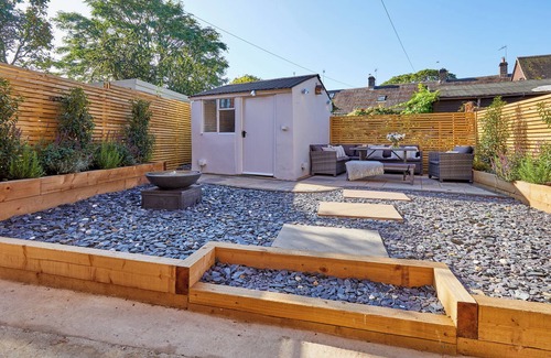 Evenley Cottage | THE MATCHBOX, pet friendly, with open fire in Evenley