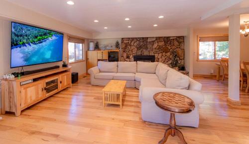 Highland Woods House | The Meadows - Ski Lease - Extended 30 Plus Days