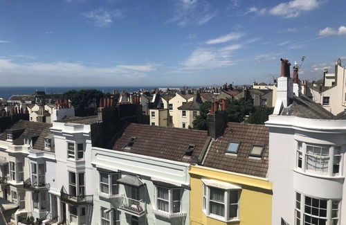 Brighton Apartment | 'The Mermaid Inn Brighton' (slps 3) seaview from each room, near beach & station