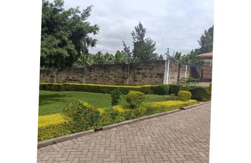 Meru House | The Meru Manor