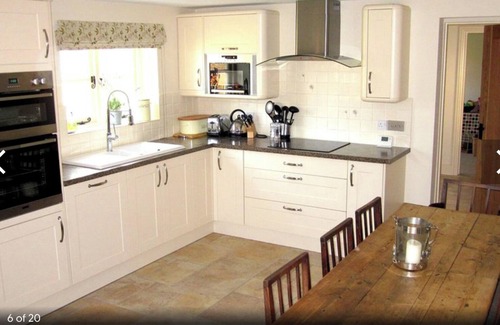 Devizes Cottage | The Milk House, beautiful dairy cottage, pet friendly and beautiful views