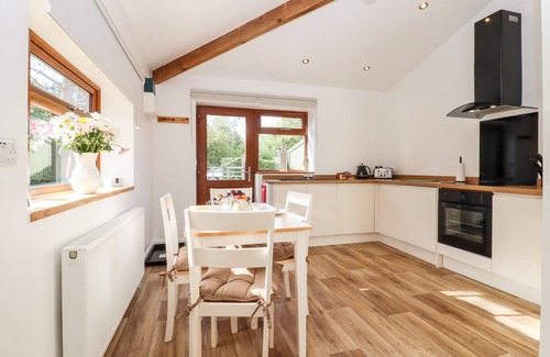 Abbess Roding House | THE MILKING PARLOUR, family friendly in Cranbrook, Kent