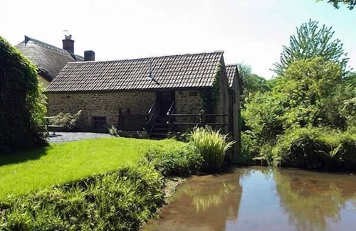 Fiddington Cottage | THE MILL, pet friendly, character holiday cottage in Bicknoller