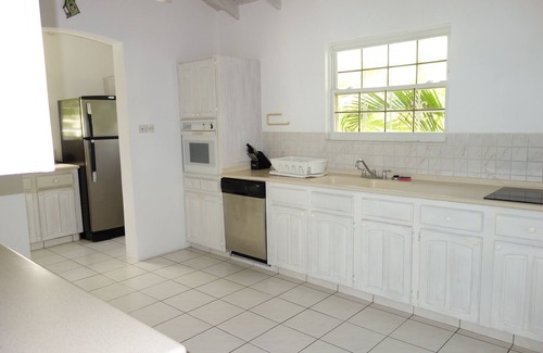 Silver Sands Apartment | The million dollar view apartment right on Silver Sands Beach