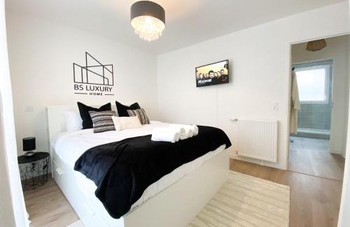 Bezons Apartment | The Modern Chic Haven, La Défense (16'), Parking