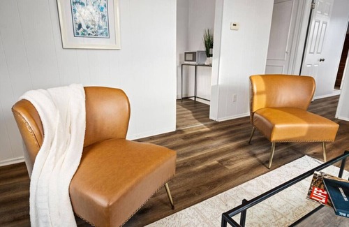 Peoria Heights House | The Modern Elm Escape: a cozy 2bd in the Heights