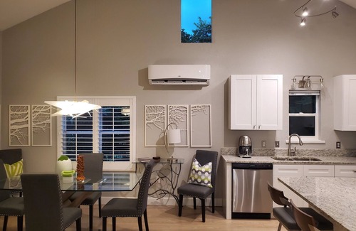 Mount Dora House | "THE MODERN TREE HOUSE" ~ Historic District ~ 2,100 Sq.Ft. Open-Plan ~ 3 BR/2BA