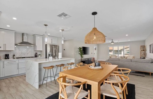 Scottsdale Estates Nine House | *The Monty* Stylish Old Town Oasis w/Private Pool