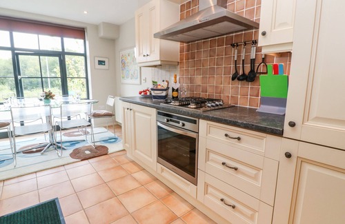Lostwithiel House | THE MOORINGS, family friendly, with a garden in Lostwithiel