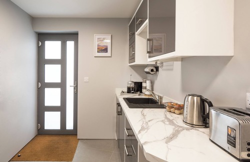 Plymouth Apartment | The Mount, 2 ensuite double rooms by The Royal William Yard