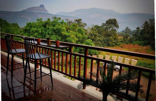 Karjat Apartment | ‘The Mountain Majesty’: cozy 1 bhk apartment
