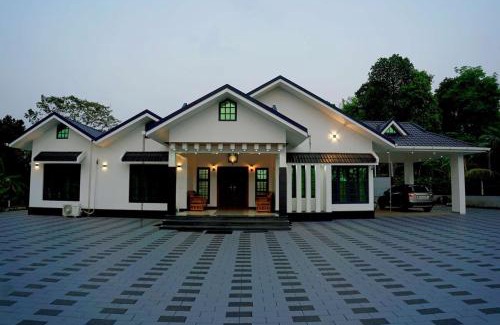 Vellamunda House | The Mountain Nest-Luxurious Retreat