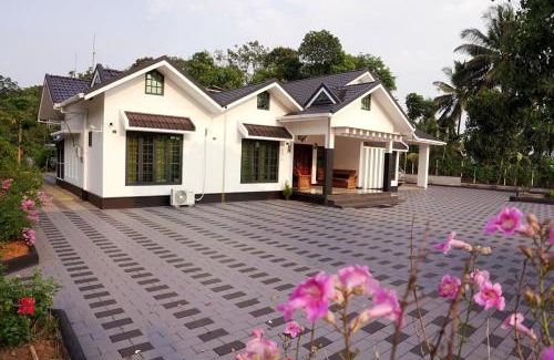 Vellamunda House | The Mountain Nest-Luxurious Retreat