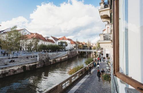 Ljubljana Old Town Apartment | The Muse' Hideaway