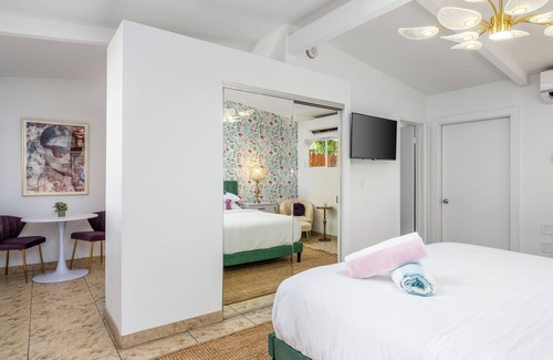 Warm Sands Hotel | The Muse Hotel | Palm Springs | Kitchen, Private Yard, Pool & Hot Tub | Suite 6!