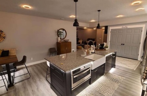 Sandy House | The Narnia Gateway on SLC's East Bench, mins from World Class Skiing, Sleeps 8