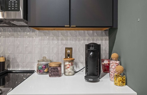 Nashville Apartment | The Nashville Lounge | 1.5 mi to Broadway