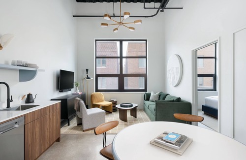 Near West Side Apartment | The Neighborhood Hotel-Little Italy