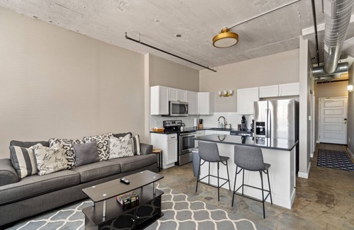 Downtown Apartment | The Nelson Lofts - Unit 6 (1 BR)