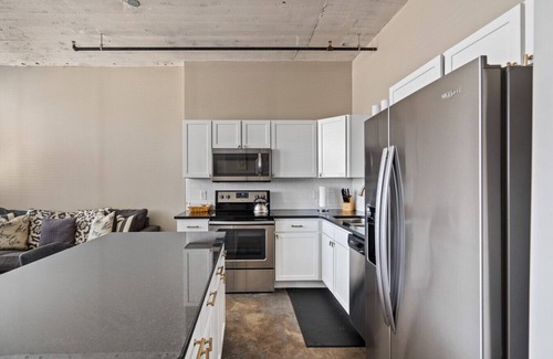 Downtown Apartment | The Nelson Lofts - Unit 6 (1 BR)