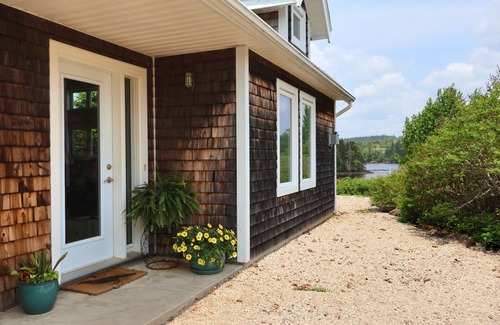 Upper Blandford House | The Nest at Deep Cove