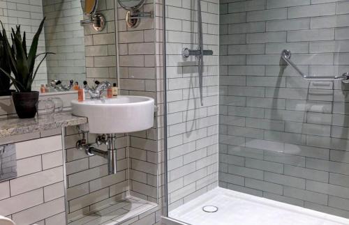 Sowerby Bridge Hotel | The New Hobbit Hotel Rooms