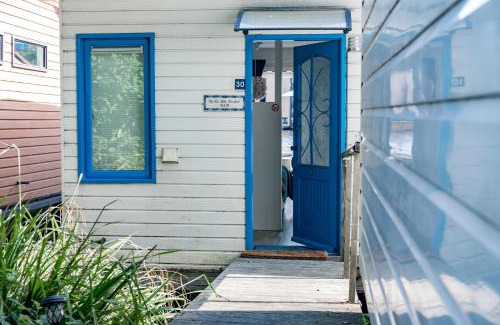 Hoofddorppleinbuurt Apartment | The New Lake Boathouse