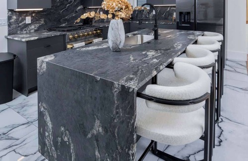 Katie Hill Neighborhood Condo | The Noir Manor