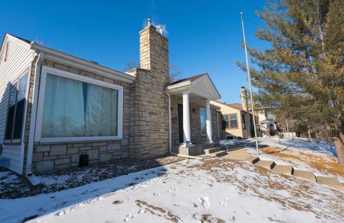 Nokomis Apartment | The Nokomis Family Nest