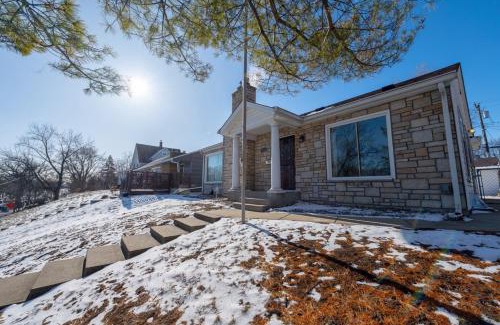 Nokomis Apartment | The Nokomis Family Nest