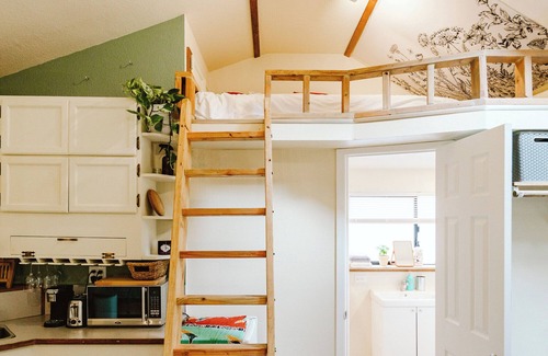 Lacey Apartment | The Nook, a craftsman studio with everything you need