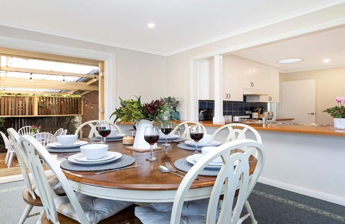 Bowral House | The Nook - centrally located