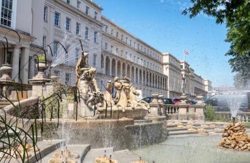 Cheltenham House | The Nook, Fairview, Cheltenham Town Centre-Parking & Garden