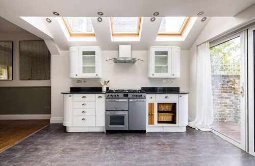 Queen's Park House | The North Kensington Cottage by House of Kip