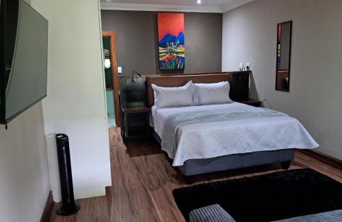 Kempton Park Cabin | The Nugget Guest Lodge