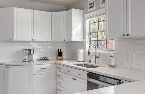 Highland Park West House | The Oak Haven - 3BR with Pool, Billiards & Arcade