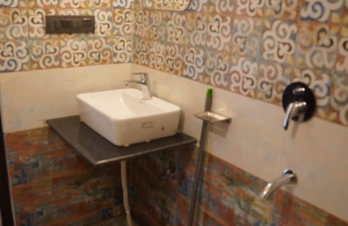 Mallital Hotel | The Oak & Lake View Resort