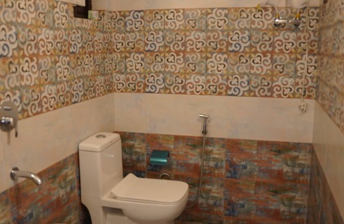 Mallital Hotel | The Oak & Lake View Resort