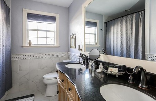 Fredericksburg House | The Oaks on Main