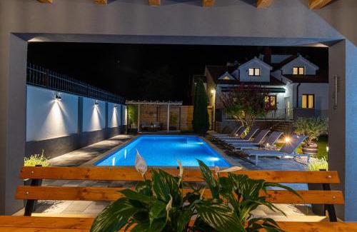 Trilj House | The Oasis - Family-Friendly Holiday Home with Heated Pool