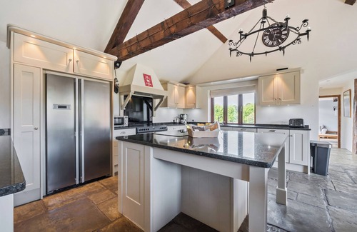 Old Cleeve Cottage | THE OLD BYRES, pet friendly, with pool in Washford