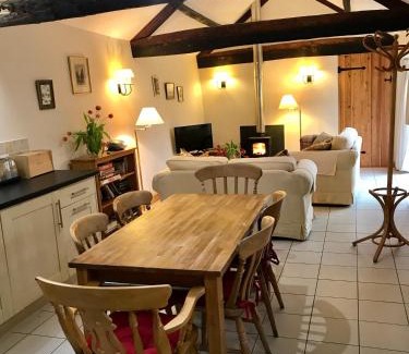 Llanvair Kilgeddin Apartment | The Old Coach House