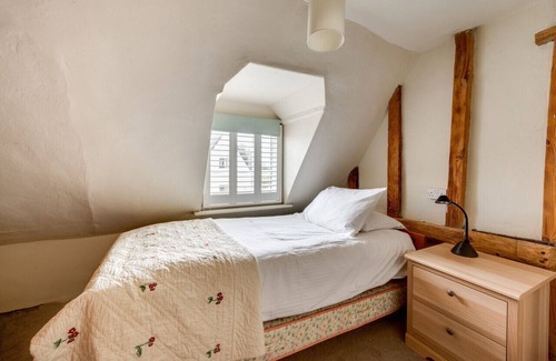 Woodbridge House | The Old Corner Shop - Three Bedroom House, Sleeps 5