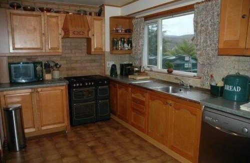 Brora Cottage | The Old Croft, 50 yards from Brora Golf Course and 2 minutes from the Beach