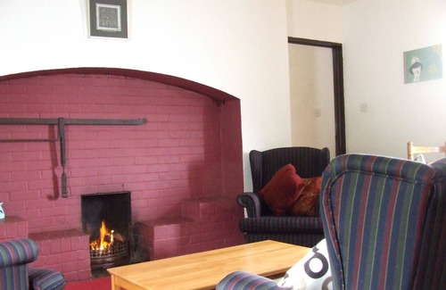 Killala Cottage | The Old Deanery Cottage 7 - sleeps 7 guests in 3 bedrooms