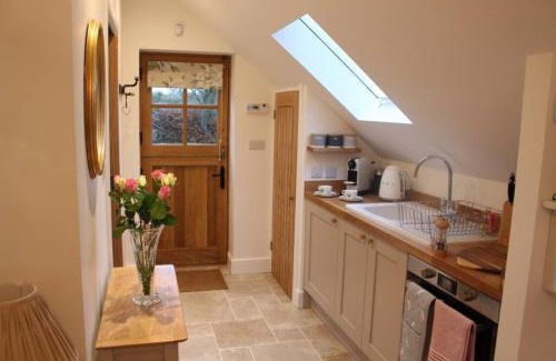 Chipping Norton Apartment | The Old Doctors Retreat- Near Soho Farmhouse