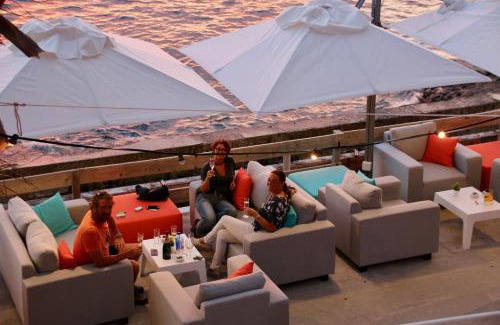 Oranjestad Apartment | The Old Gin House