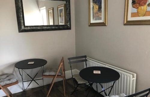 Whaddon Hotel | The Old Ham Tree